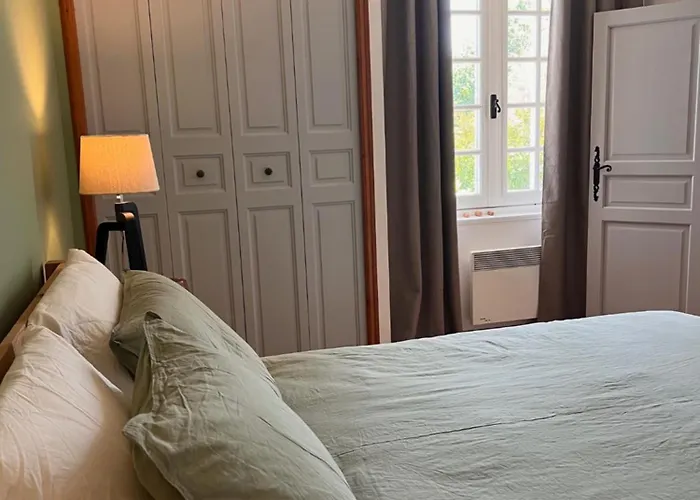 Le Soleil D'eyraud בית נופש *